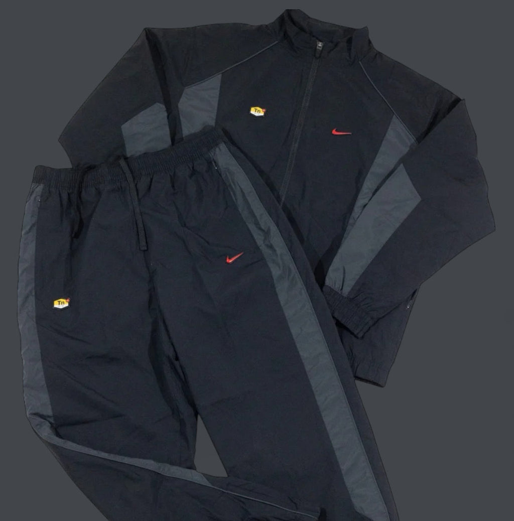 Nike TN шушлеков екип