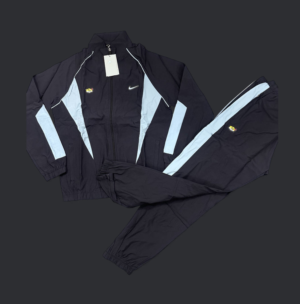 Nike TN шушлеков екип