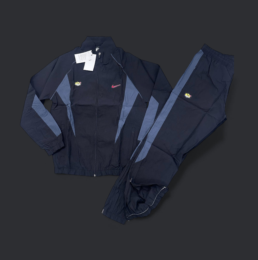 Nike TN шушлеков екип