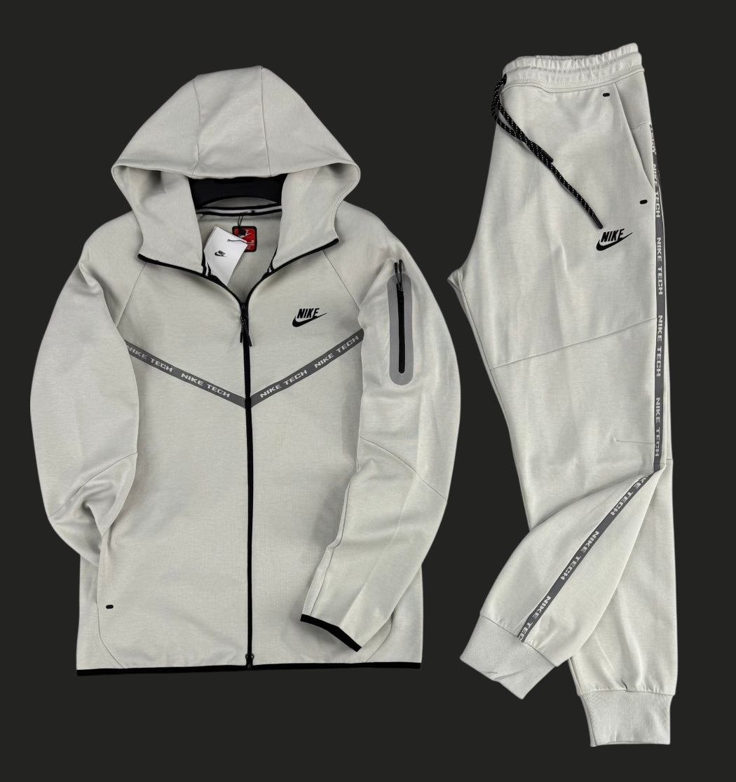 Nike Tech FLC / Reflective 2025