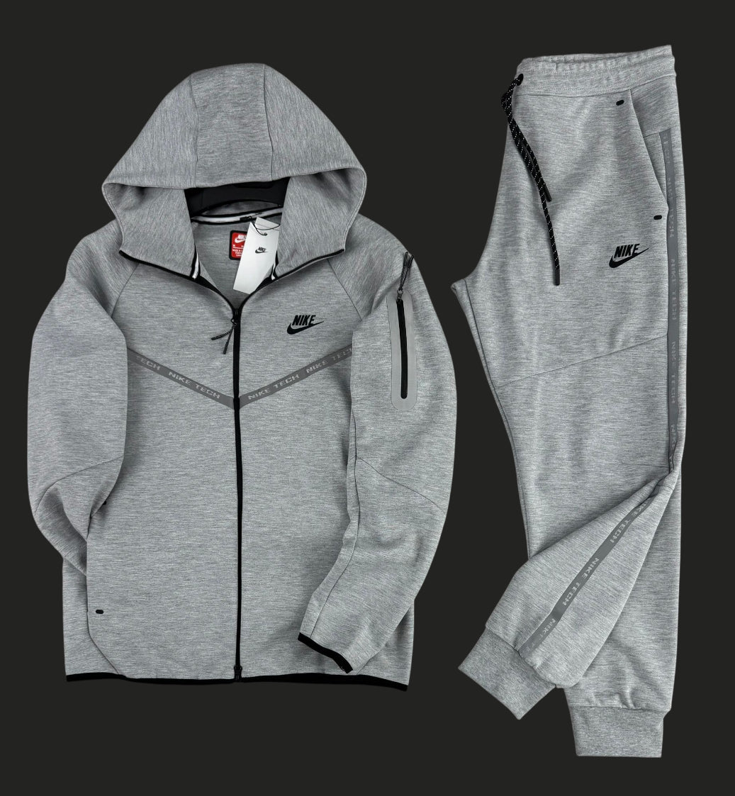 Nike Tech FLC / Reflective 2025